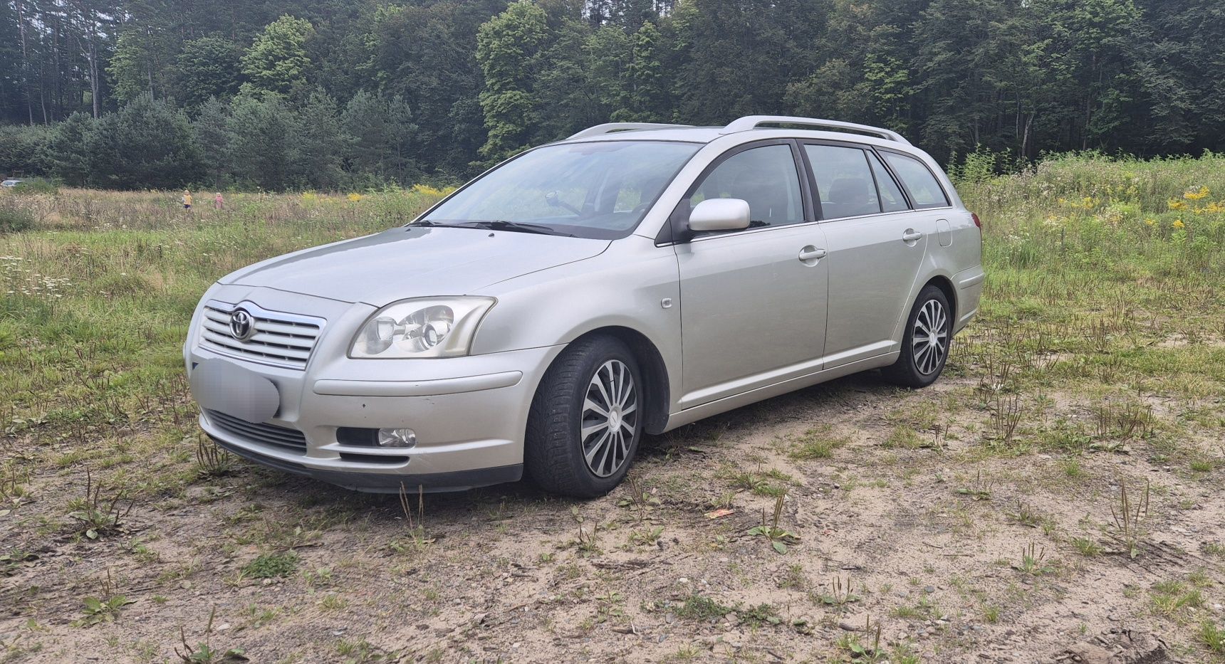 Toyota Avensis 1.8 benzyna 2004r. klima, el. szyby, hak, 129KM