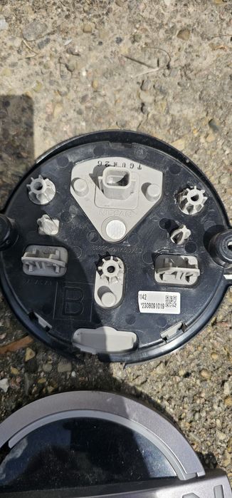 Ємблема Nissan Leaf 628906WK5B/5D Эмблема с подсветкой