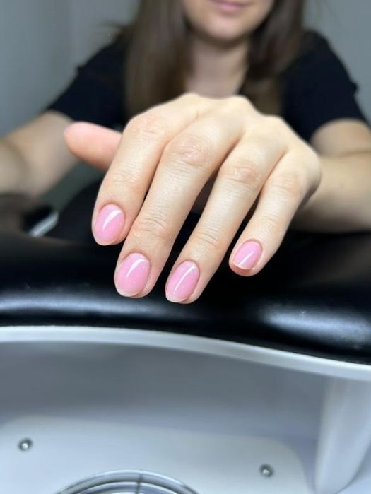 Manicure klasyczny i hybrydowy  zadbane dłonie w przyjemnej atmosferze