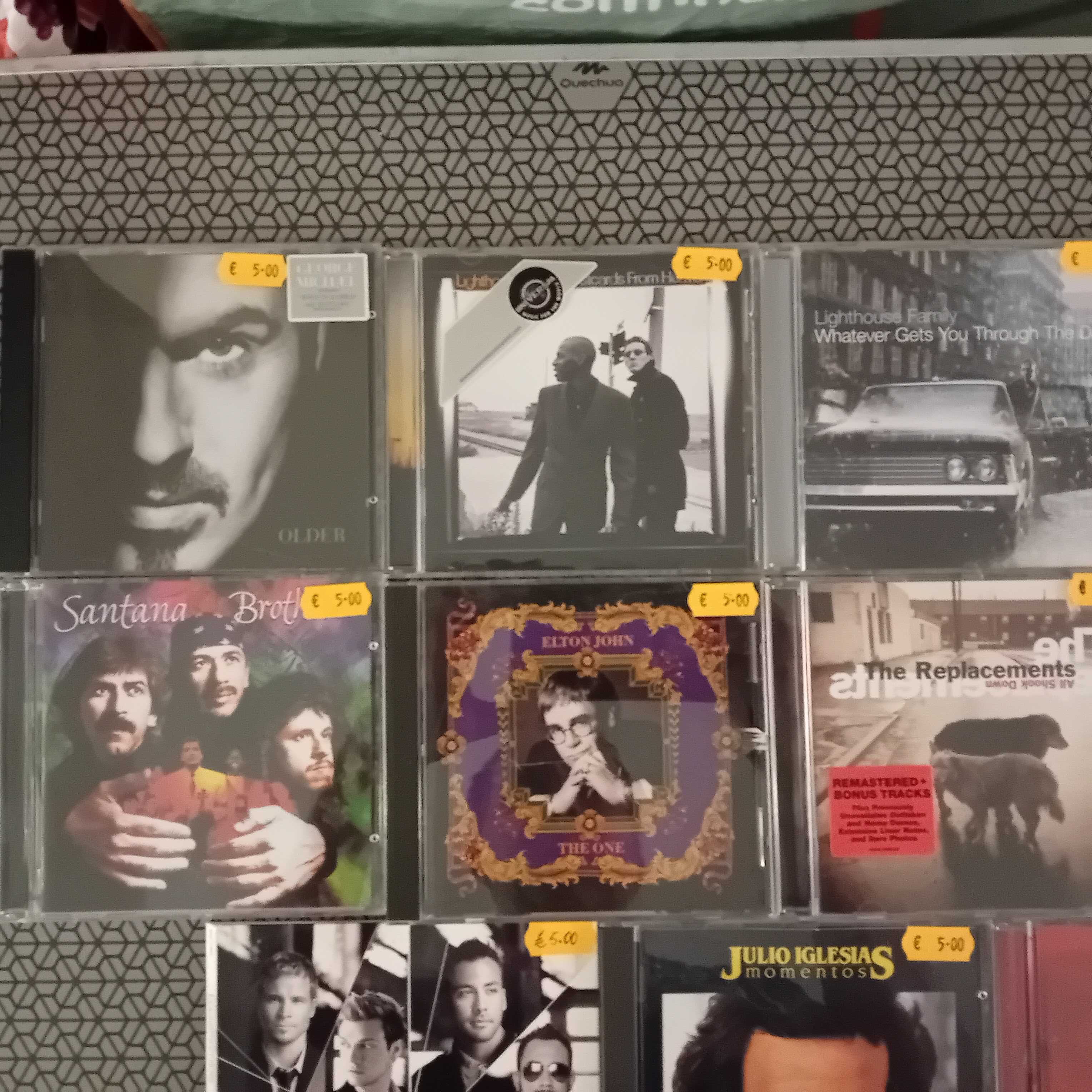 Música em Cd de Artistas Internacionais Consagrados.