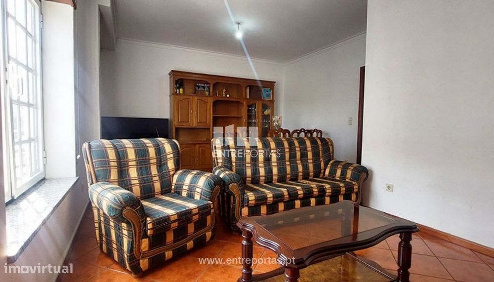 Venda de apartamento T3 em bom estado geral, Correlhã, Ponte de Lima