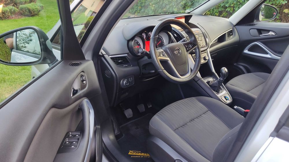 Opel Zafira 1.4 Turbo 140KM benzyna, bogata wersja 2015 r.