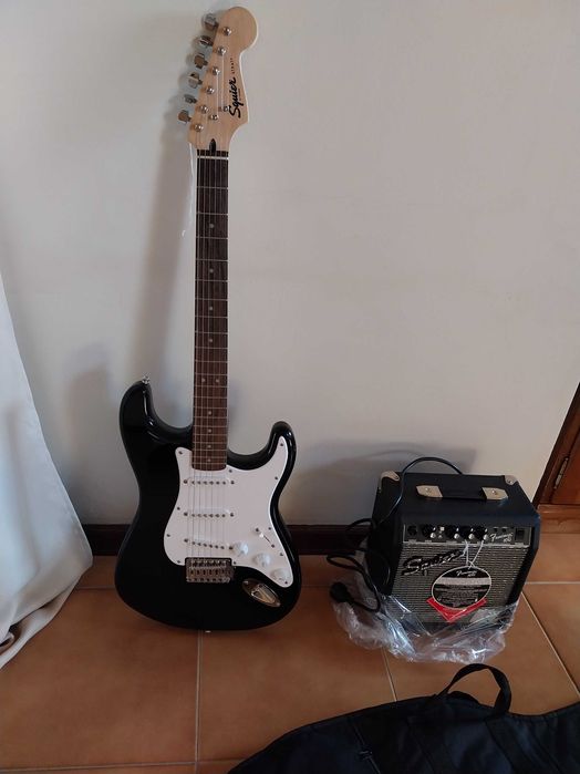 Guitarra elétrica FENDER