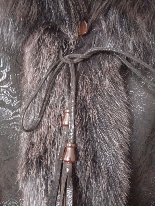 Женская  зимняя натуральная дублёнка с лазерным напылением