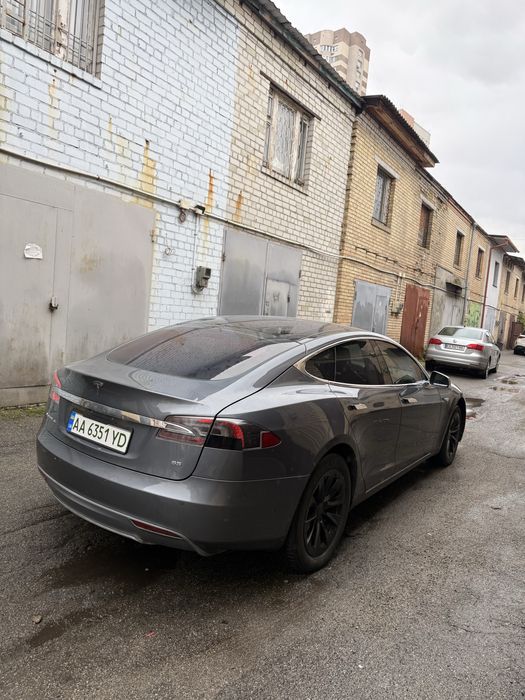 Тесла модел s 85kv