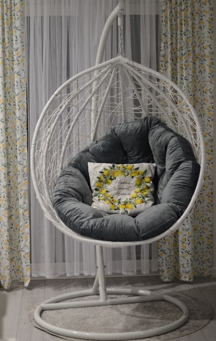 Biały kokon huśtawka