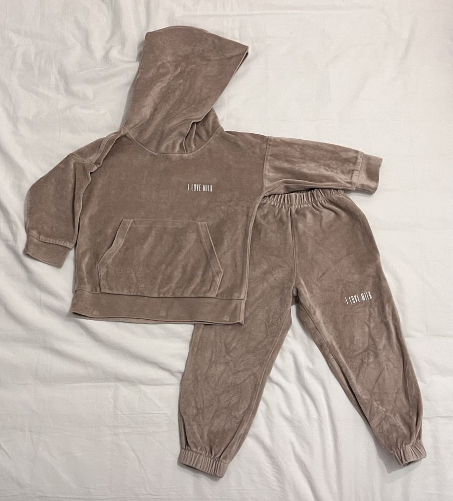 Aksamitny dres I Love Milk rozmiar 98/104