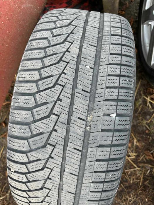Sprzedam alufelgi wraz z oponami 235/45/17 Audi/Vw/GOLF