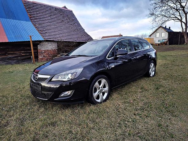 Opel Astra J Sports Tourer 1.6 Turbo