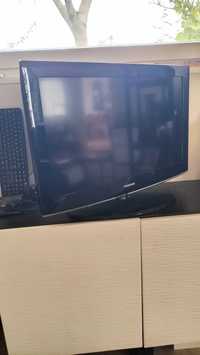 TV LCD Samsung 32" a funcionar com comando original.