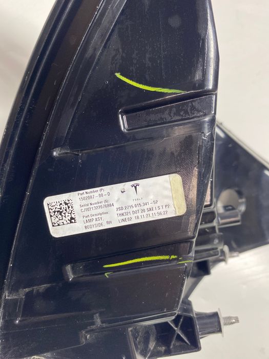 Фара правий/лівий в крило глобал жовтий поворот Tesla model y 20-