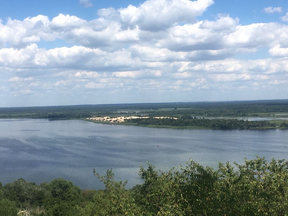 Ділянка поруч з панорамним виглядом на Дніпро, Стайки