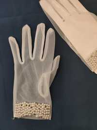 Krótkie Rękawiczki ślubne z perełkami