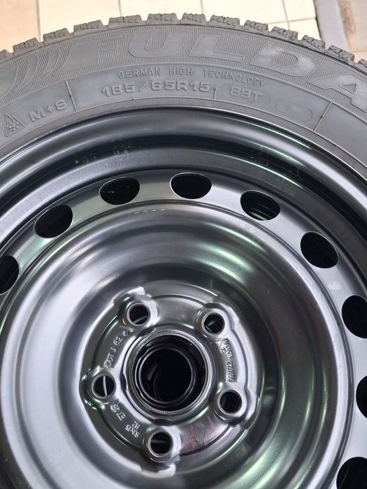 Koła zimowe  Toyota Yaris 4 Orginalne 185/65R 15