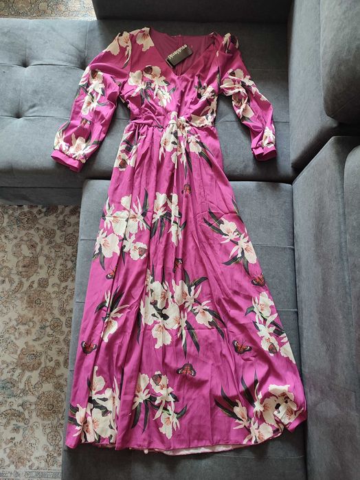 Sukienka maxi w kwiaty fuksja
