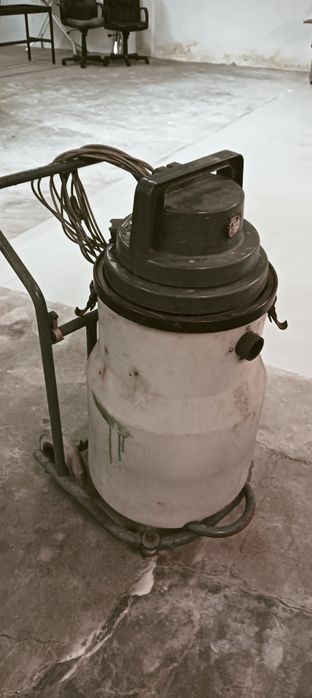 Aspirador industrial seco e água