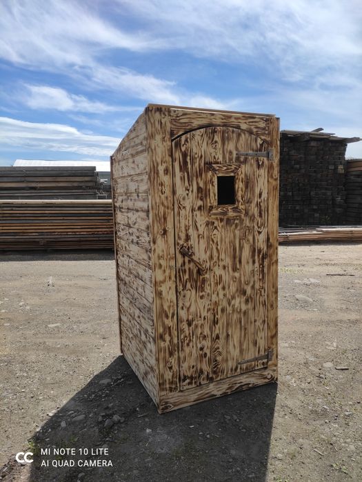 Туалет дерев'яний вуличний дачний