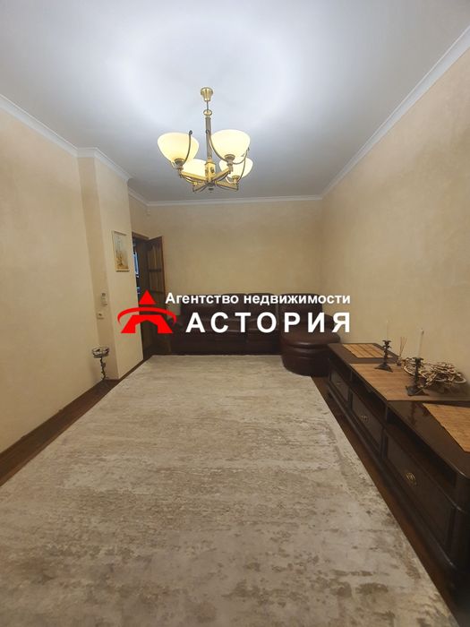 Продаж повнометражної 3-кімнатної квартири!