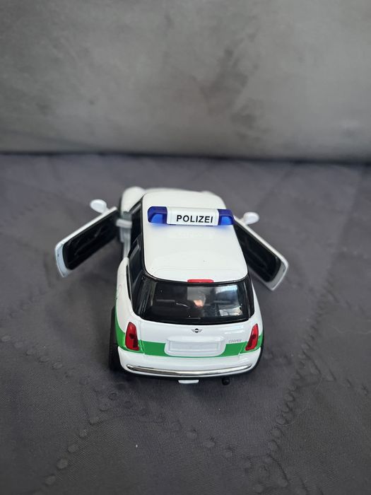 Samochod biały autko polizei dla dziecka