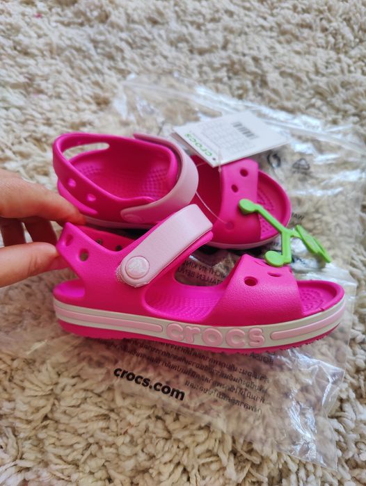 Нові босоніжки сандалі Crocs на дівчинку, розмір С9