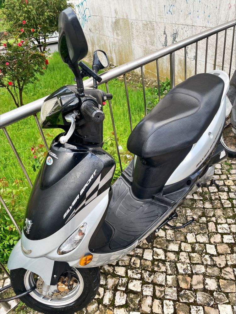 Peugeot Scooter 50cc + Bicicleta Elétrica Alpha Argento