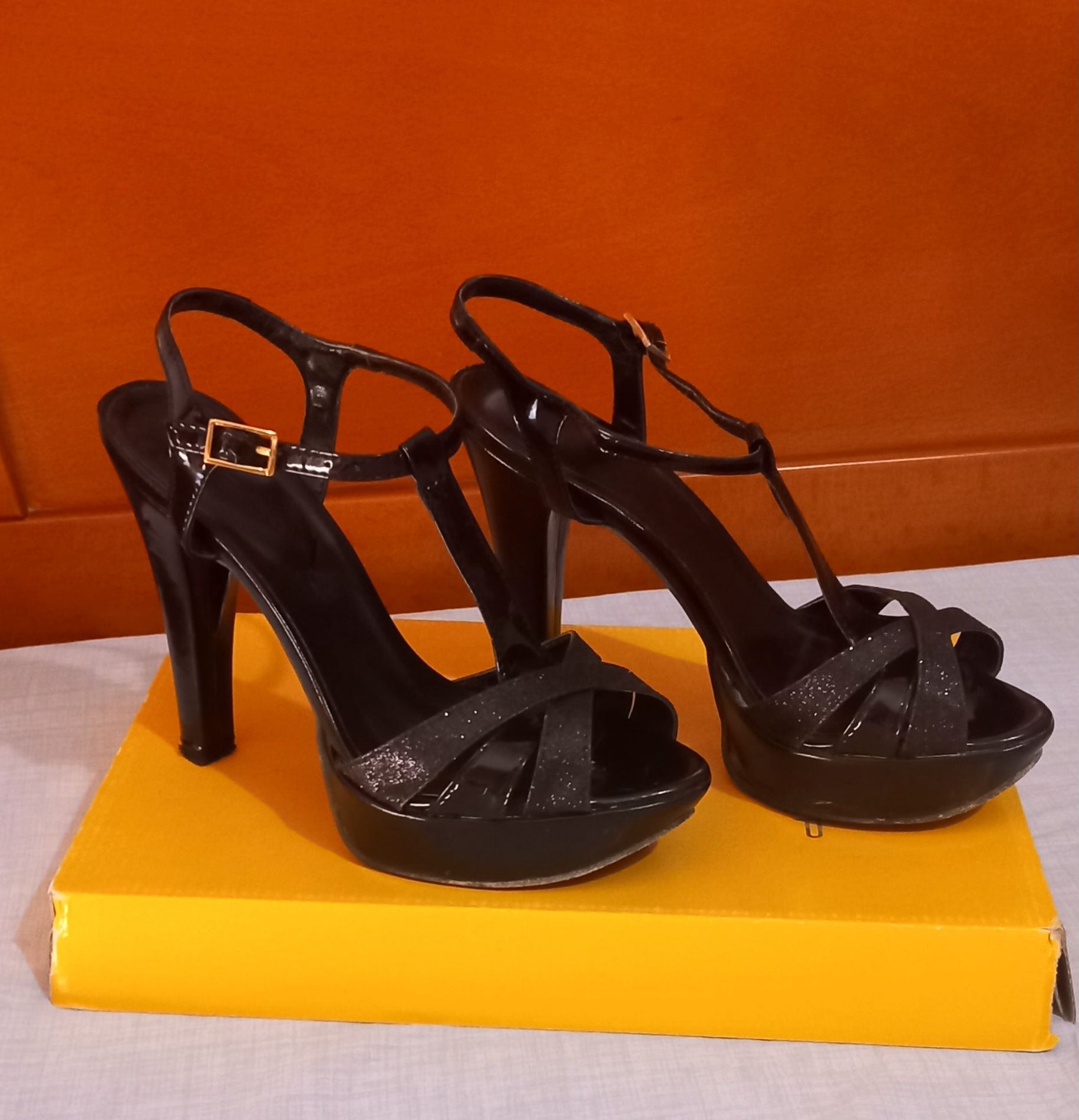 Vendo sandalias como novas n,37 em preto