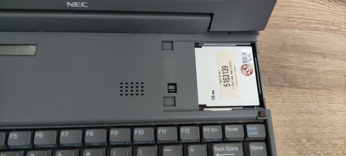 Ноутбук NEC Versa P/75 1995-6 року