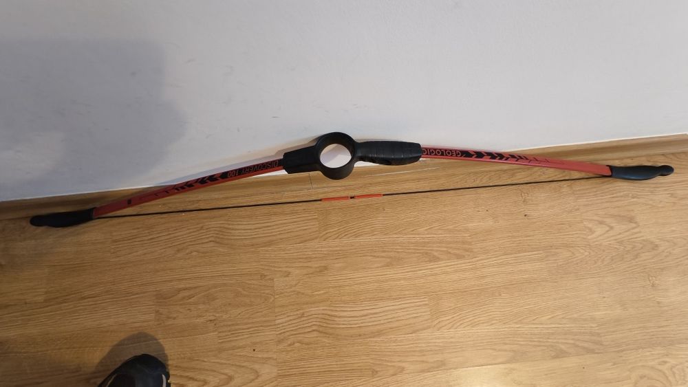 Arco e flecha, com m alvo e 5 flechas