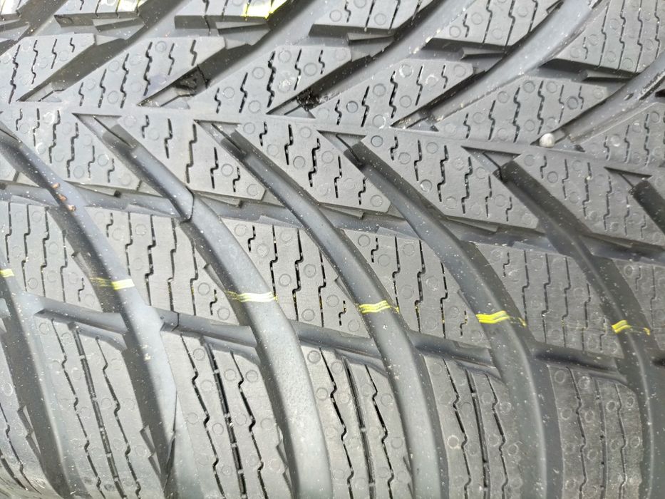 Koła aluminiowe zimowe 235/60/18  Nokian 5x114,3 Honda Toyota lexus