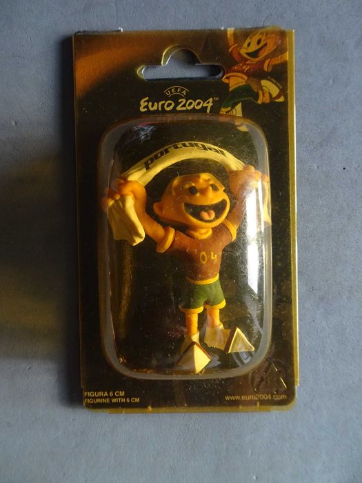 Figura em PVC Porta-chaves 6cm Quinas Kinas Mascote Euro 2004 cachecol