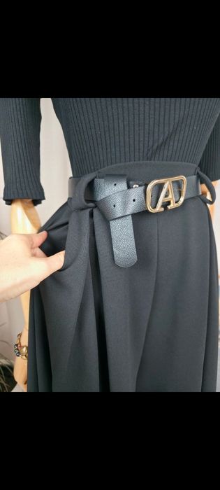 Czarna szerokie jesienne szwedy z paskiem R uni