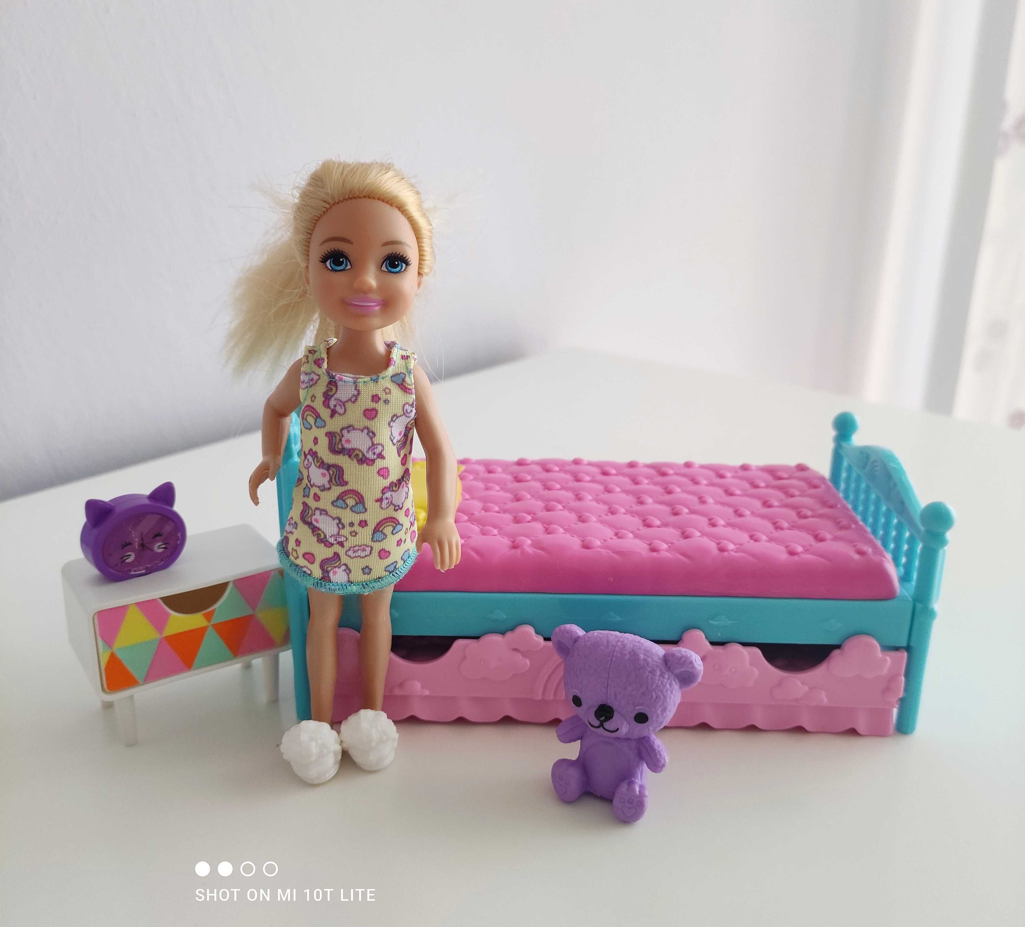 Barbie Club Chelsea sypialnia laleczka i akcesoria FXG83 Mattel