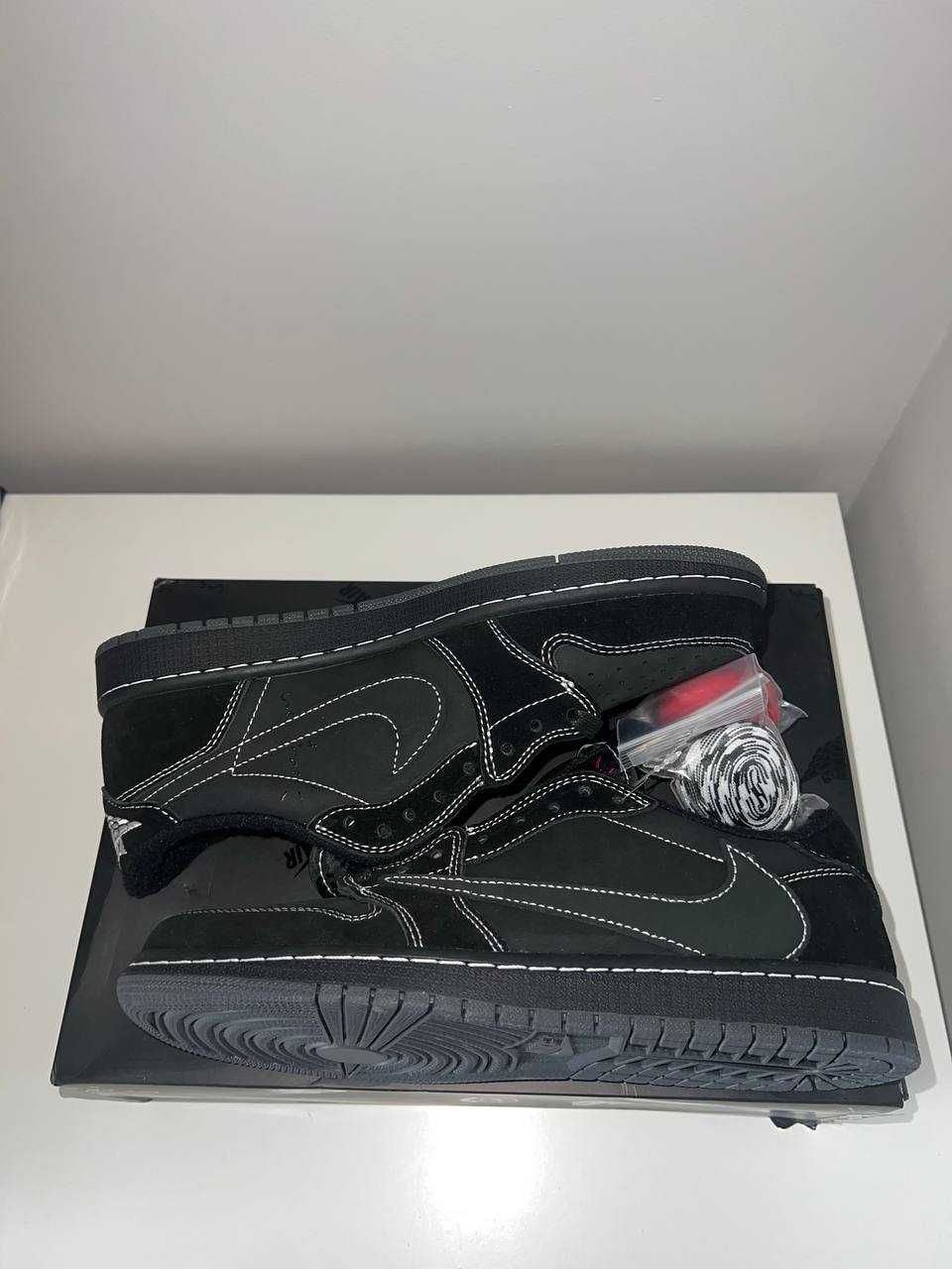 Jordan 1 Low x Travis Scott Black Phantom