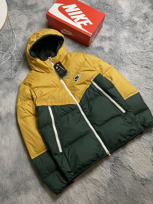 Зимння куртка пуховик Nike