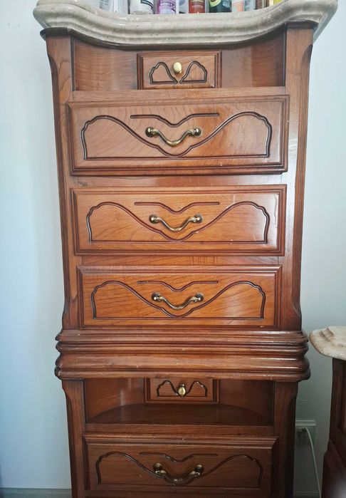 Quarto de casal completo em bom estado