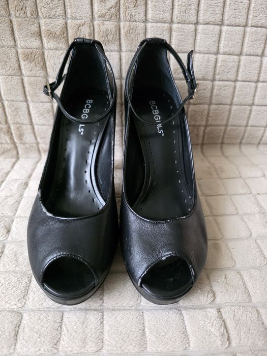 Szpilki czarne na platformie