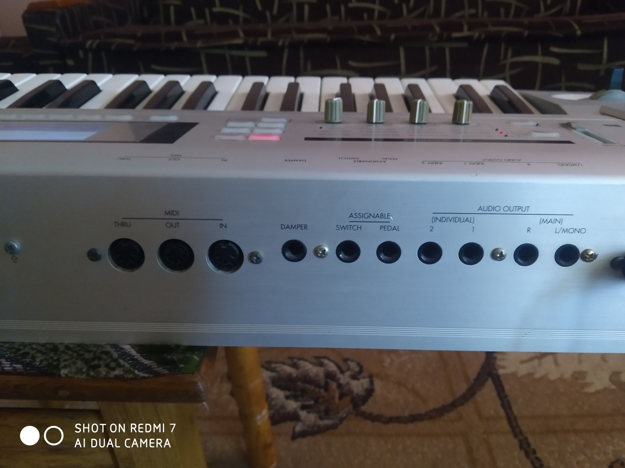 Синтезатор Korg triton le