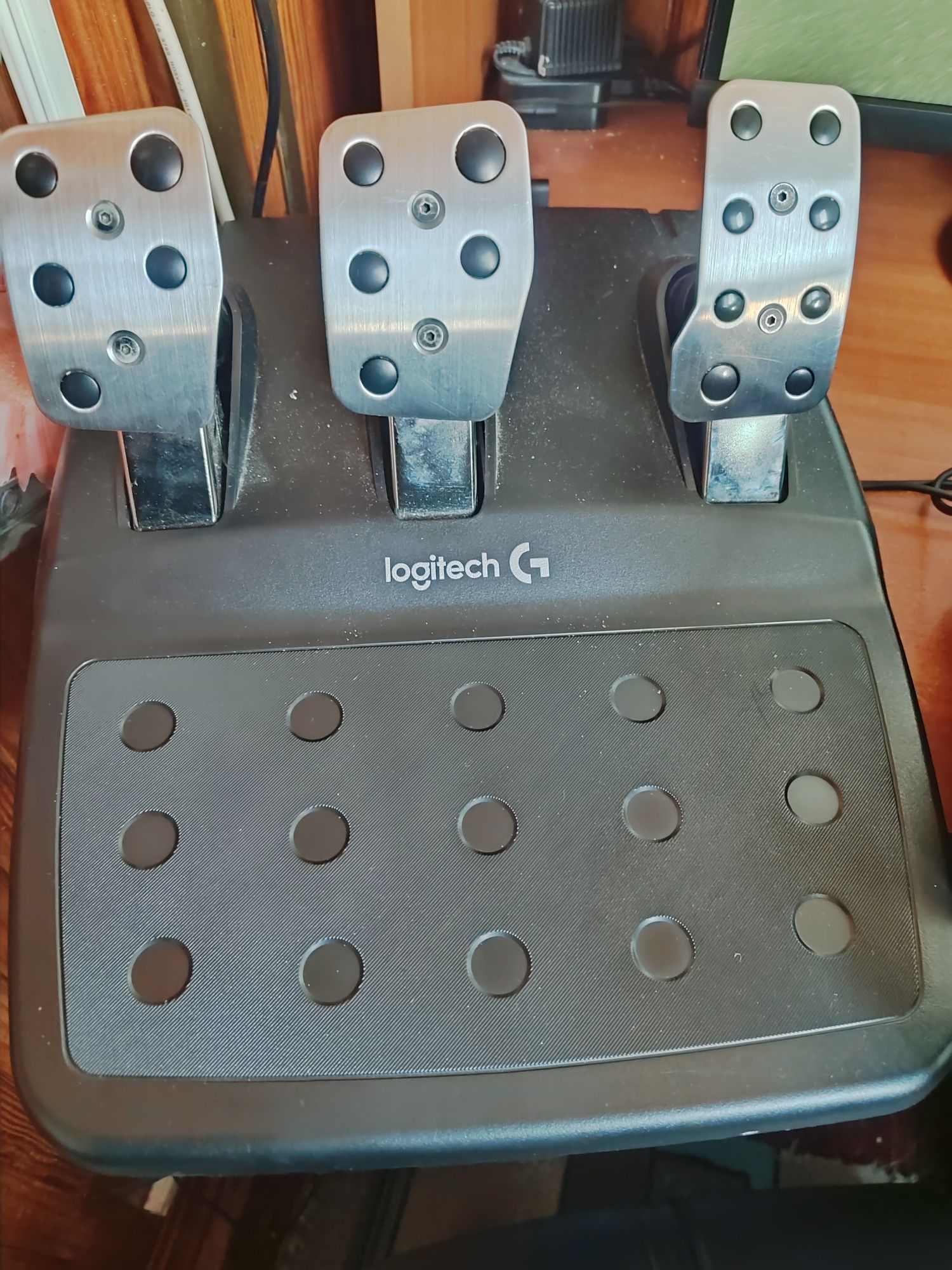 Руль Logitech G29
