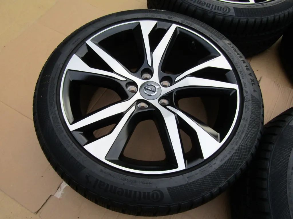 4x Felgi Koła 18 Volvo S40 V60 S90 V90 C30 S60 XC40 XC60 + Opony 235/45 18