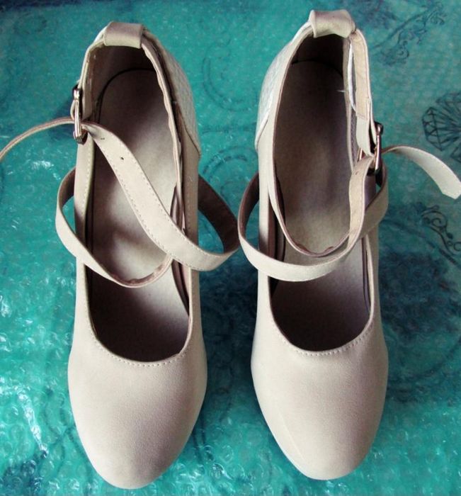 Туфлі жіночі на підборах