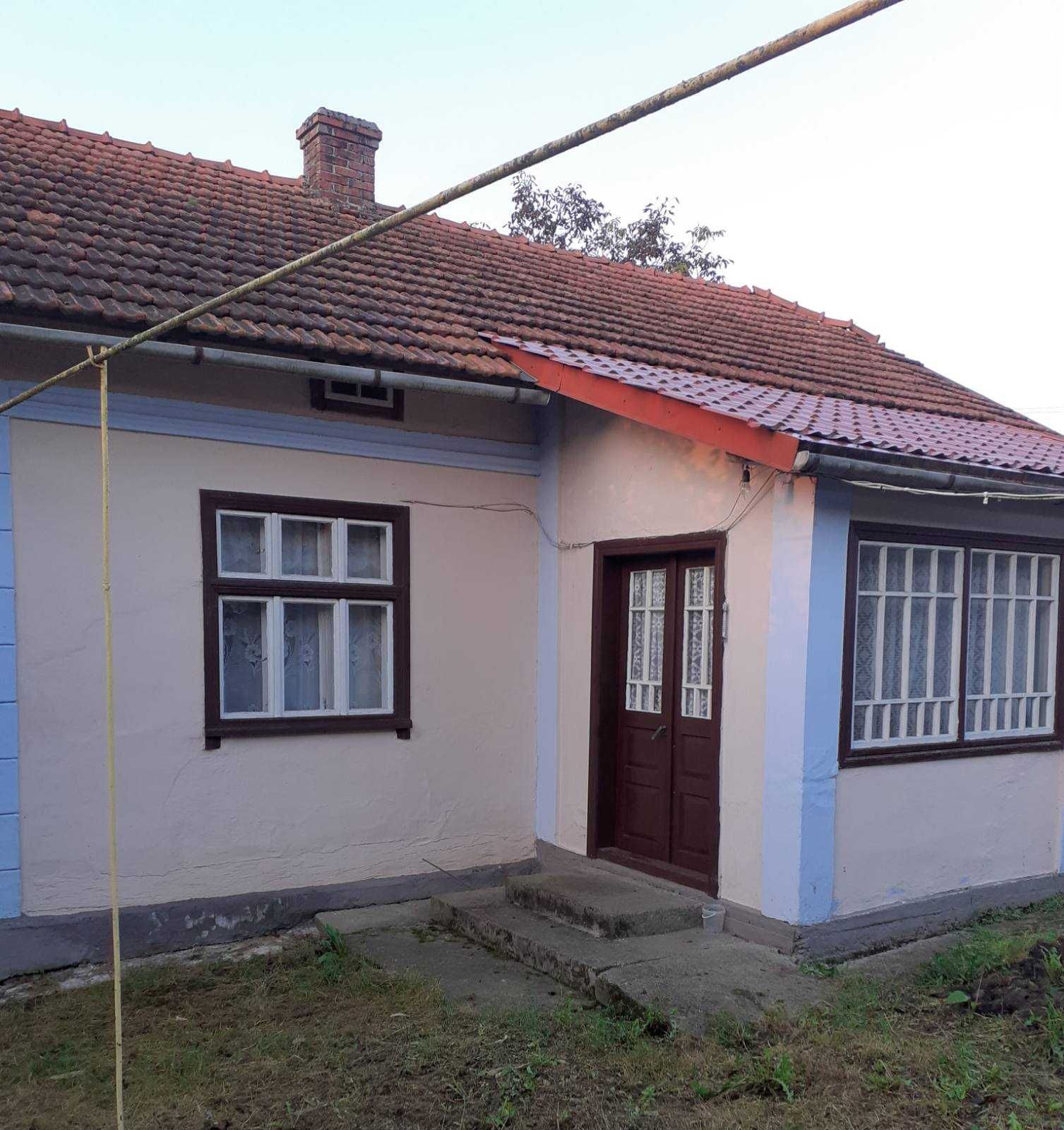 продаж будинку в селі