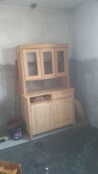 Kredens niedokończona renowacja