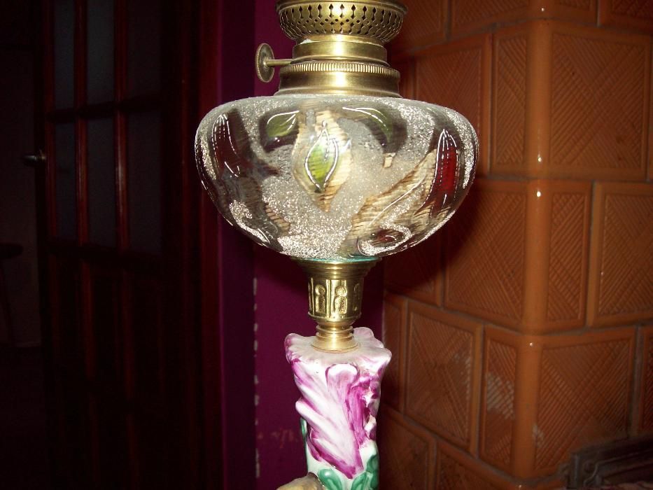 ORYGINALNA figuralna stara lampa naftowa z pięknym zbiorniki