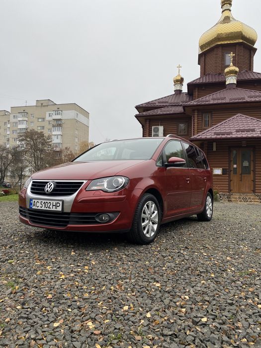 Фольцваген тоуран 1.9,не фарбований