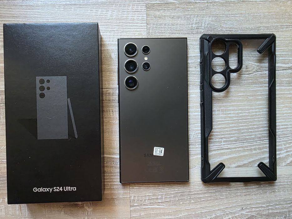 Samsung S24 Ultra + etui Ringke