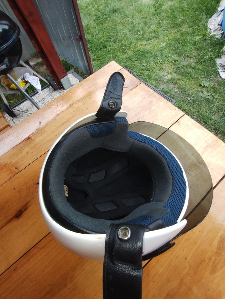 Kask biały z Włoch