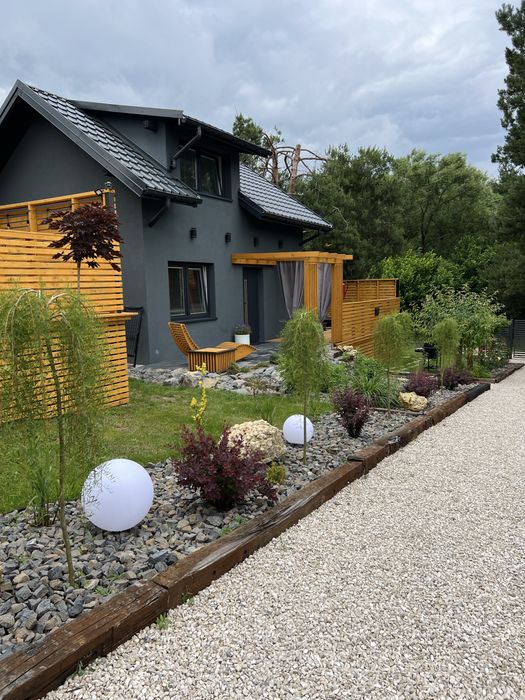 Antracytowe domki z jacuzzi nad Zalewem Chańcza