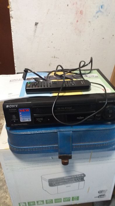 Magnetowid SONY.