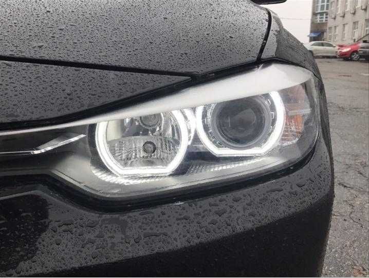 Фара БМВ Ф30 BMW F30 глазки в фару BMW F30