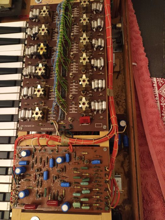 Organy student 106--Sama elektronika kompletna